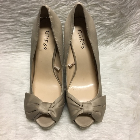 Guess peep toe heels with bow champagne color - Picture 2 of 8